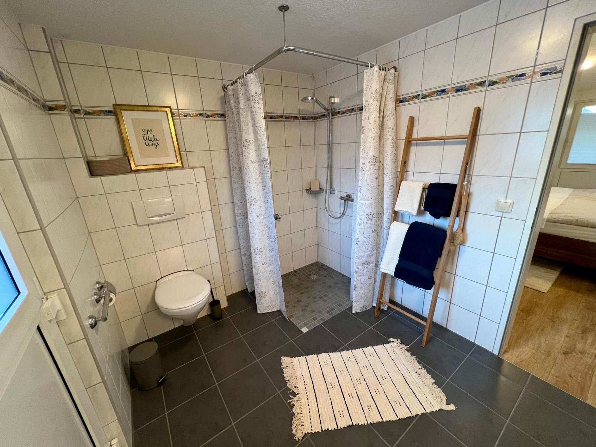 Appartements Zum Weissen Hahn Bad Zwischenahn Luaran gambar